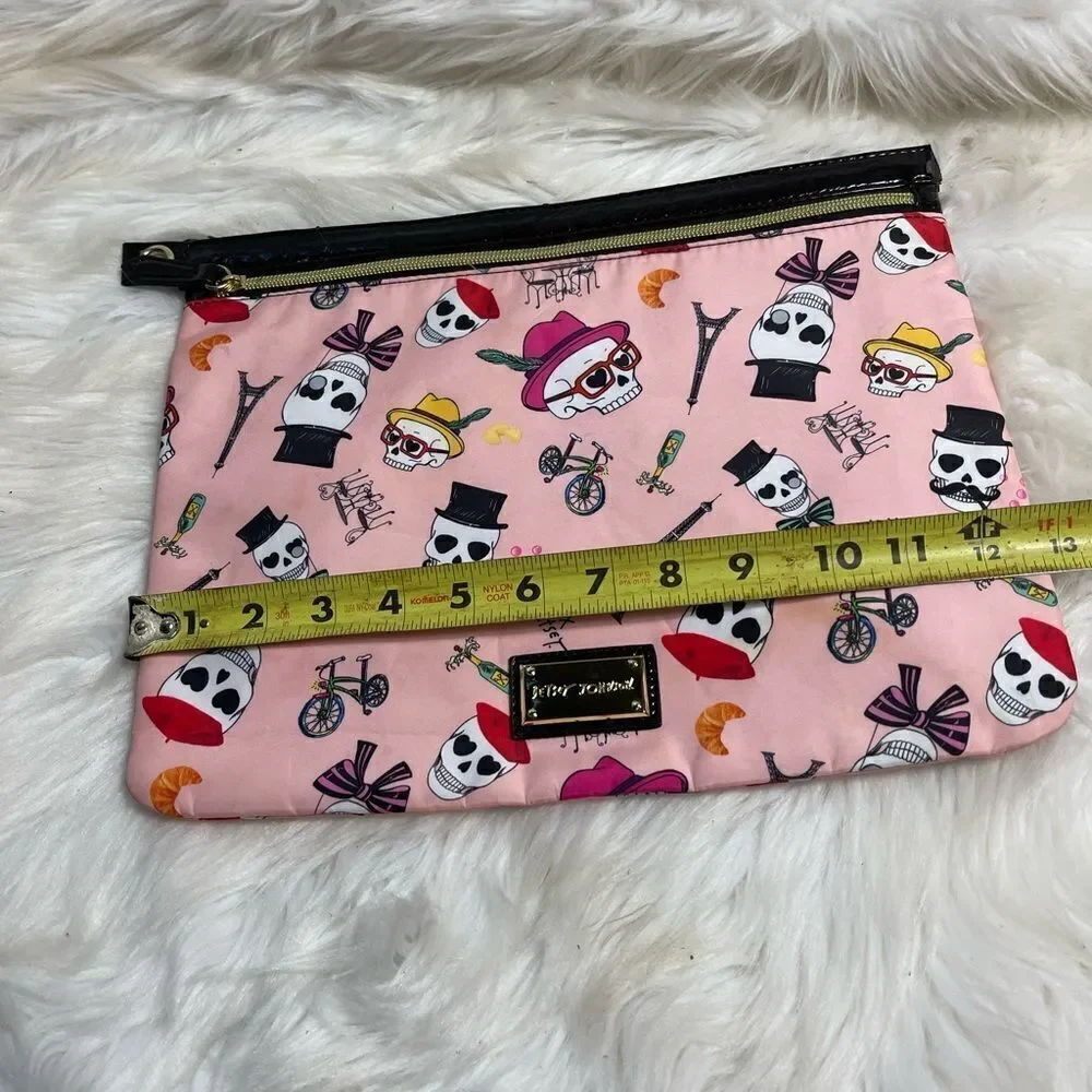 Betsey Johnson Nylon pink Cosmetic Travel Bag white Skulls with hats.